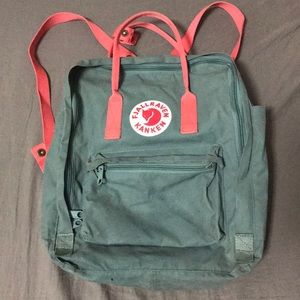 Fjallraven Kanken Backpack - Classic Size